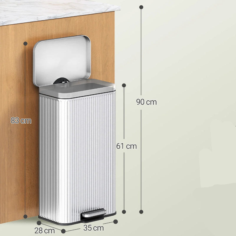 La dimension de la Poubelle 30L argentee en inox