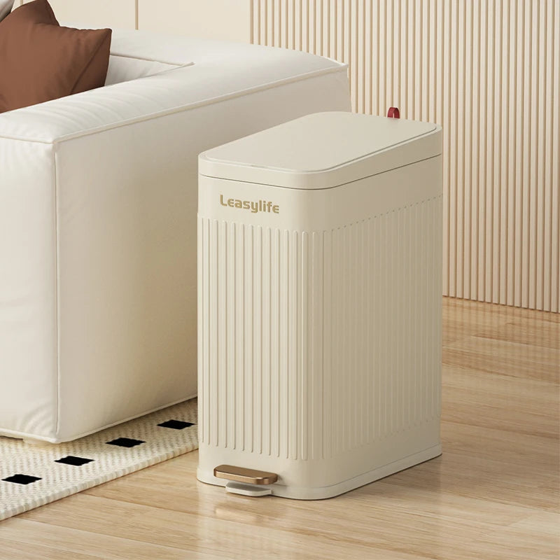 Poubelle design luxe 10L à couvercle dans un salon