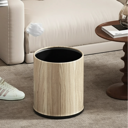 Poubelle en bois moderne dans un salon