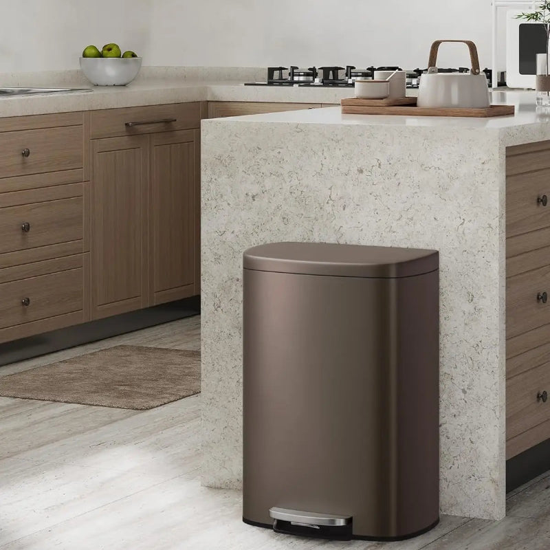 poubelle cuisine 50L dans une cuisine moderne